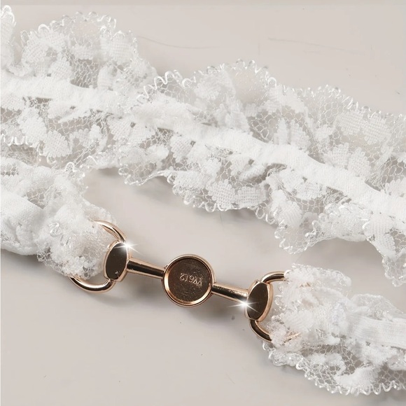 Bridal garter, golden bar w/ pearl bead approx. 9” diameter. NIP, elastic band - Picture 4 of 7
